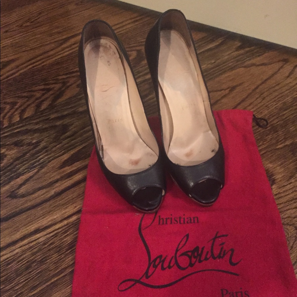 Christian Louboutin Peep toe heel